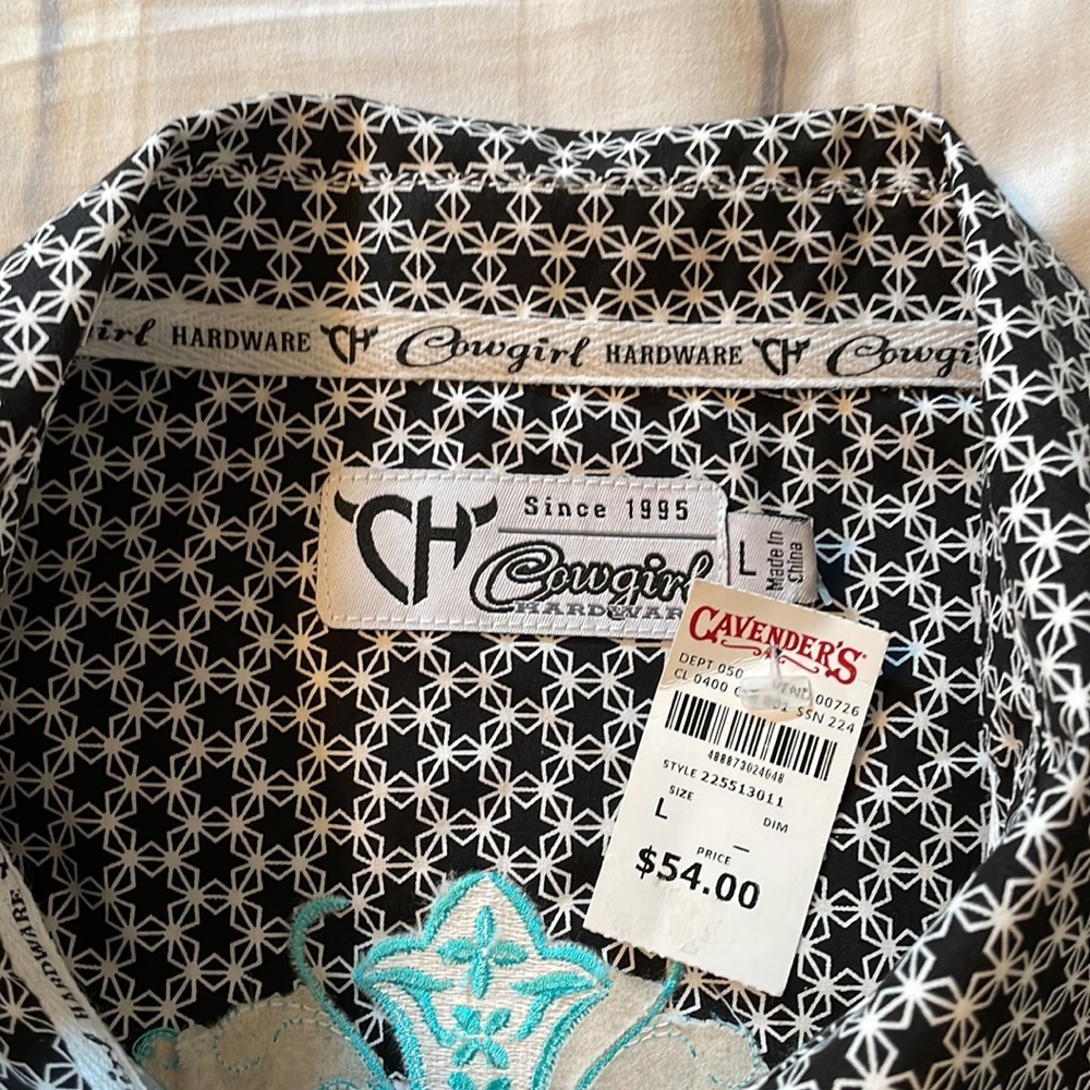 NWT Cowgirl Hardware Women's Black with White Long Sleeve Shirt - Picture 7 of 7